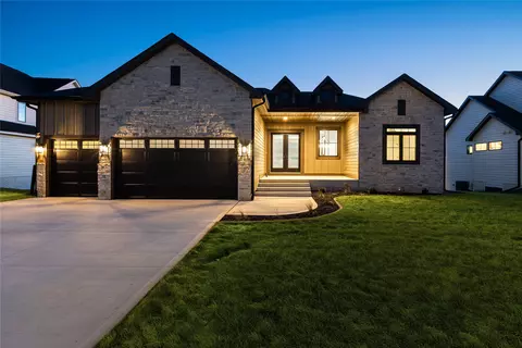 790 Hamilton Rd, Waukee, IA 50263