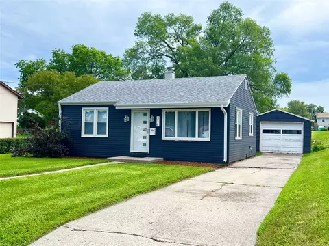 314 E 14th St N, Newton, IA 50208