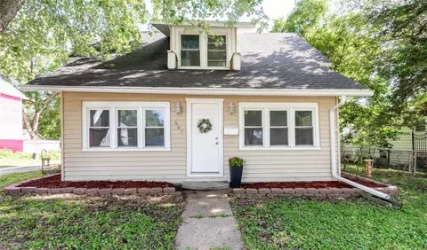 809 W Ashland Ave, Indianola, IA 50125