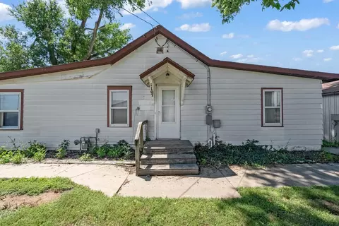 1107 E 12th St N, Newton, IA 50208