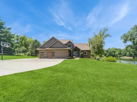 36508 Meadow Ln, Cumming, IA 50061