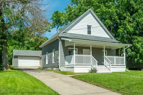611 W 2nd St S, Newton, IA 50208