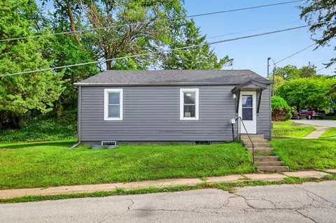 34 E Broadway St, Colfax, IA 50054
