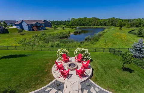 685 Indian Ridge Dr, Waukee, IA 50263