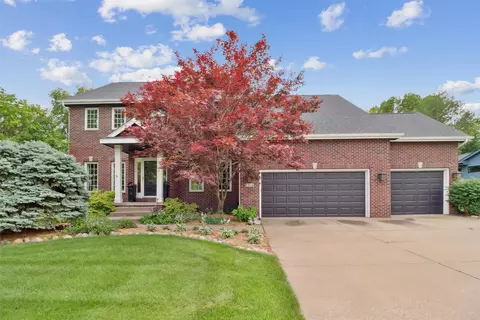 7016 Harbour Dr, Johnston, IA 50131