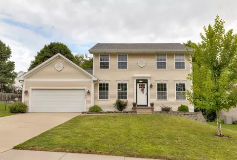 14449 Briarwood Ln, Urbandale, IA 50323