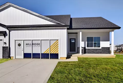 9101 Robinson Dr, West Des Moines, IA 50266