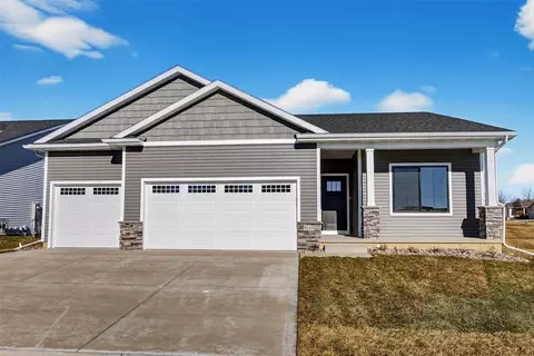 9345 Modena Ln, West Des Moines, IA 50266