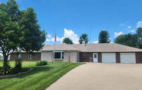 1439 N Shore Dr, Knoxville, IA 50138