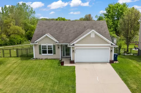 3927 124th St, Urbandale, IA 50323