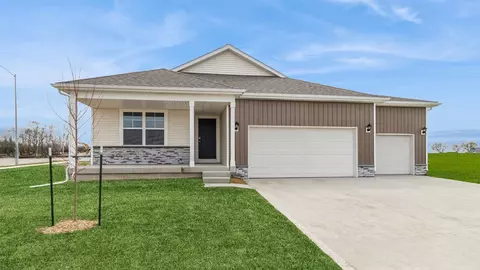 25063 Eagle Vista Dr, Adel, IA 50003