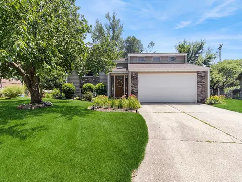 424 Opal Cir, Ames, IA 50010