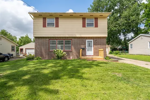 3916 E Tiffin Ave, Des Moines, IA 50317