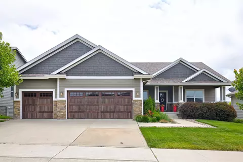280 Dunham Dr, Waukee, IA 50263