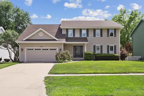 4640 Elm St, West Des Moines, IA 50265