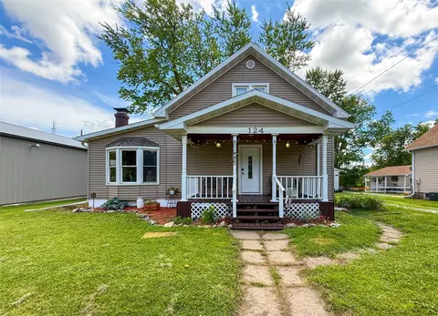 124 9th St, Boone, IA 50036