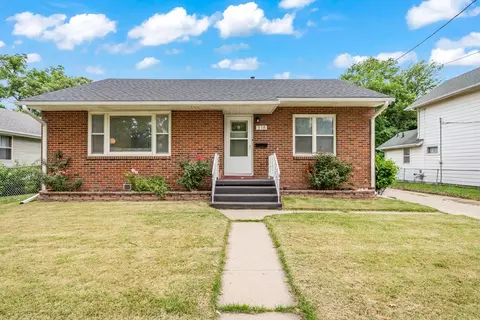 318 Edison Ave, Des Moines, IA 50315