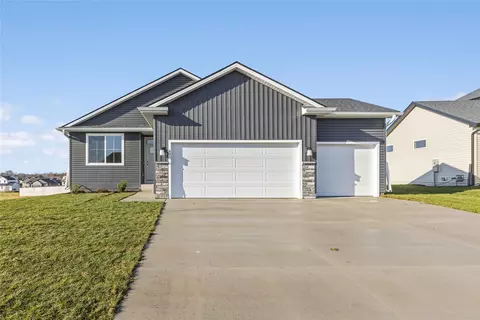 405 N 20th St, Indianola, IA 50125