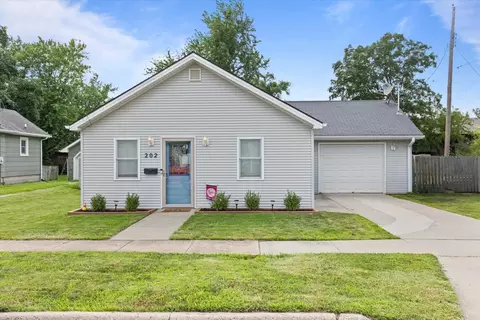 202 SW Des Moines St, Ankeny, IA 50023