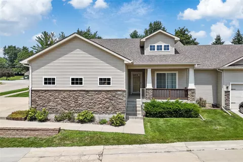 5185 Boulder Dr, Pleasant Hill, IA 50327