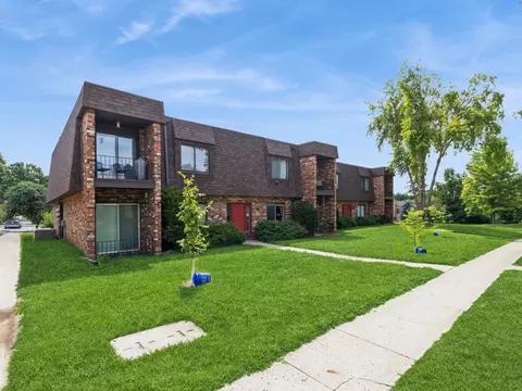 4609 Woodland Ave #5, West Des Moines, IA 50266