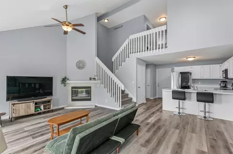 555 SE Laurel St #20, Waukee, IA 50263