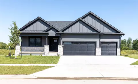 411 NE Madison Ave, Elkhart, IA 50073