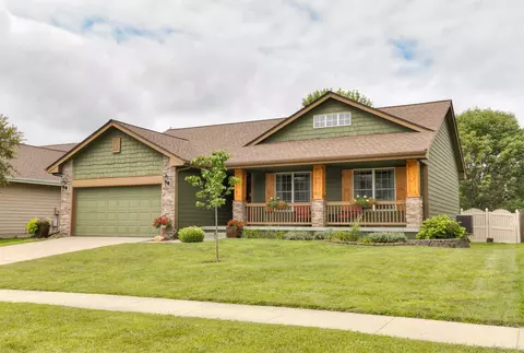 1914 Country Cove Ln, Altoona, IA 50009