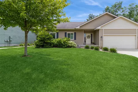 1705 Court St, Adel, IA 50003