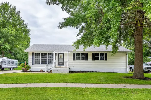 1709 W 5th Ave, Indianola, IA 50125