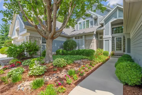 5769 Gallery Ct, West Des Moines, IA 50266