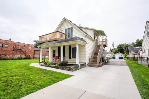 2437 E Walnut St, Des Moines, IA 50317