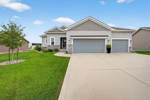 629 NW Autumn Crest Dr, Ankeny, IA 50023