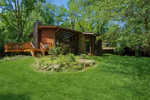 6776 NW 88th Pl, Johnston, IA 50131
