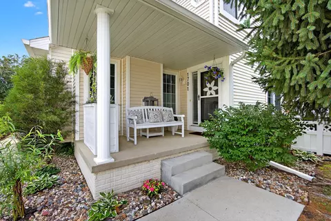 4425 Mills Civic Pkwy #1701, West Des Moines, IA 50265