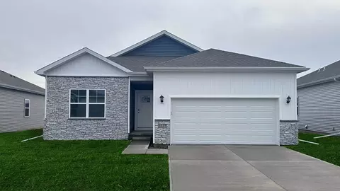 3605 Azalea Dr, Waukee, IA 50263