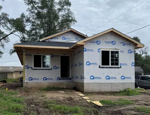 2542 Onawa St, Des Moines, IA 50317