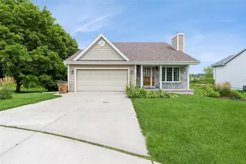 1260 S 4th St, Carlisle, IA 50047