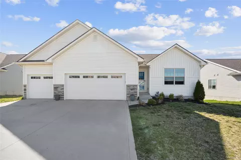 528 Shiloh Rose Pkwy NW, Bondurant, IA 50035