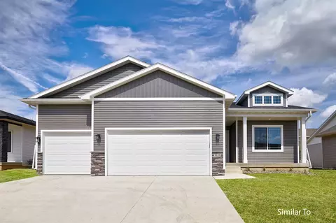 9616 Thorton Dr, Johnston, IA 50131