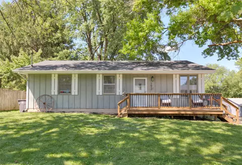 1612 E Bell Ave, Des Moines, IA 50320