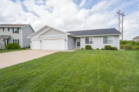 904 NE 49th St, Ankeny, IA 50021