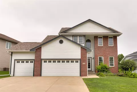 458 NE Pinehurst Cir, Ankeny, IA 50021