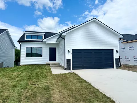 4955 Synergy St, Van Meter, IA 50261