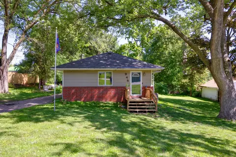 945 NW Aurora Ave, Des Moines, IA 50313