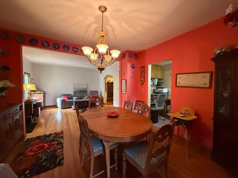 Dining - 3233 68th St, Urbandale, IA 50322 photo 1 of 2