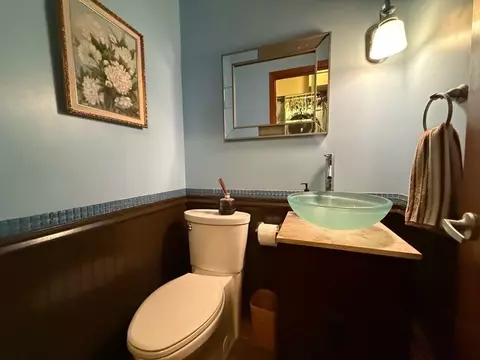 Bath - 3233 68th St, Urbandale, IA 50322 photo 1 of 3