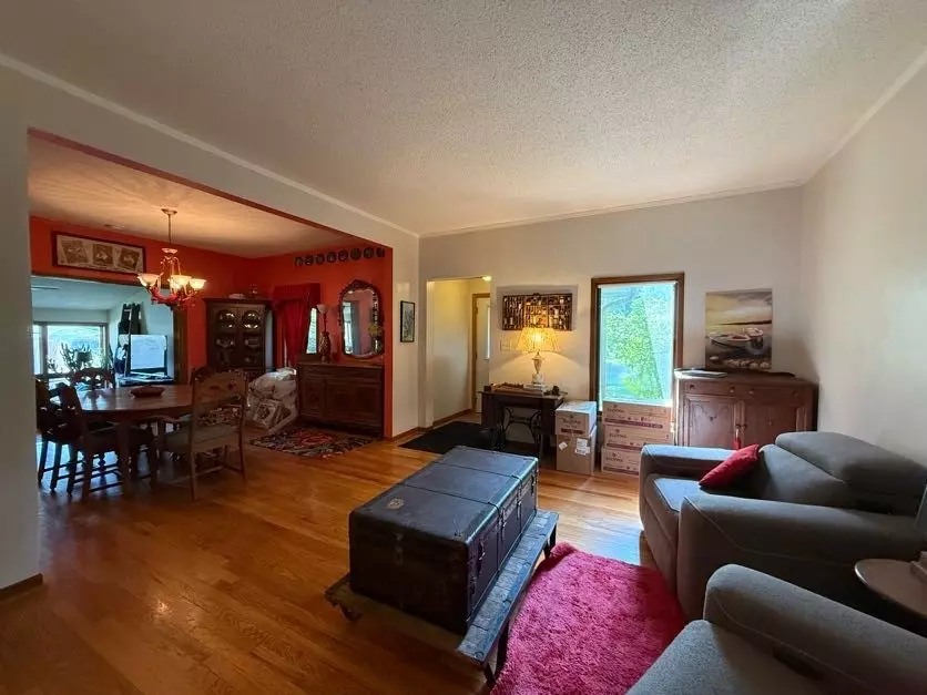Living - 3233 68th St, Urbandale, IA 50322 photo 5 of 5