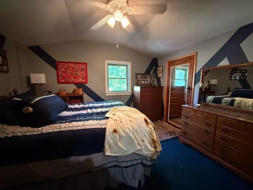 Bedroom - 3233 68th St, Urbandale, IA 50322 photo 6 of 7