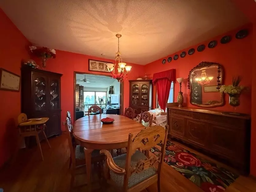 Dining - 3233 68th St, Urbandale, IA 50322 photo 2 of 2